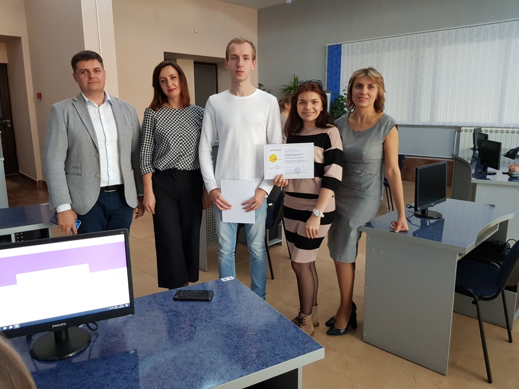 Вручення сертифікатів користувачів програмного забезпечення «M.E.Doc» студентам облікових спеціальностей
