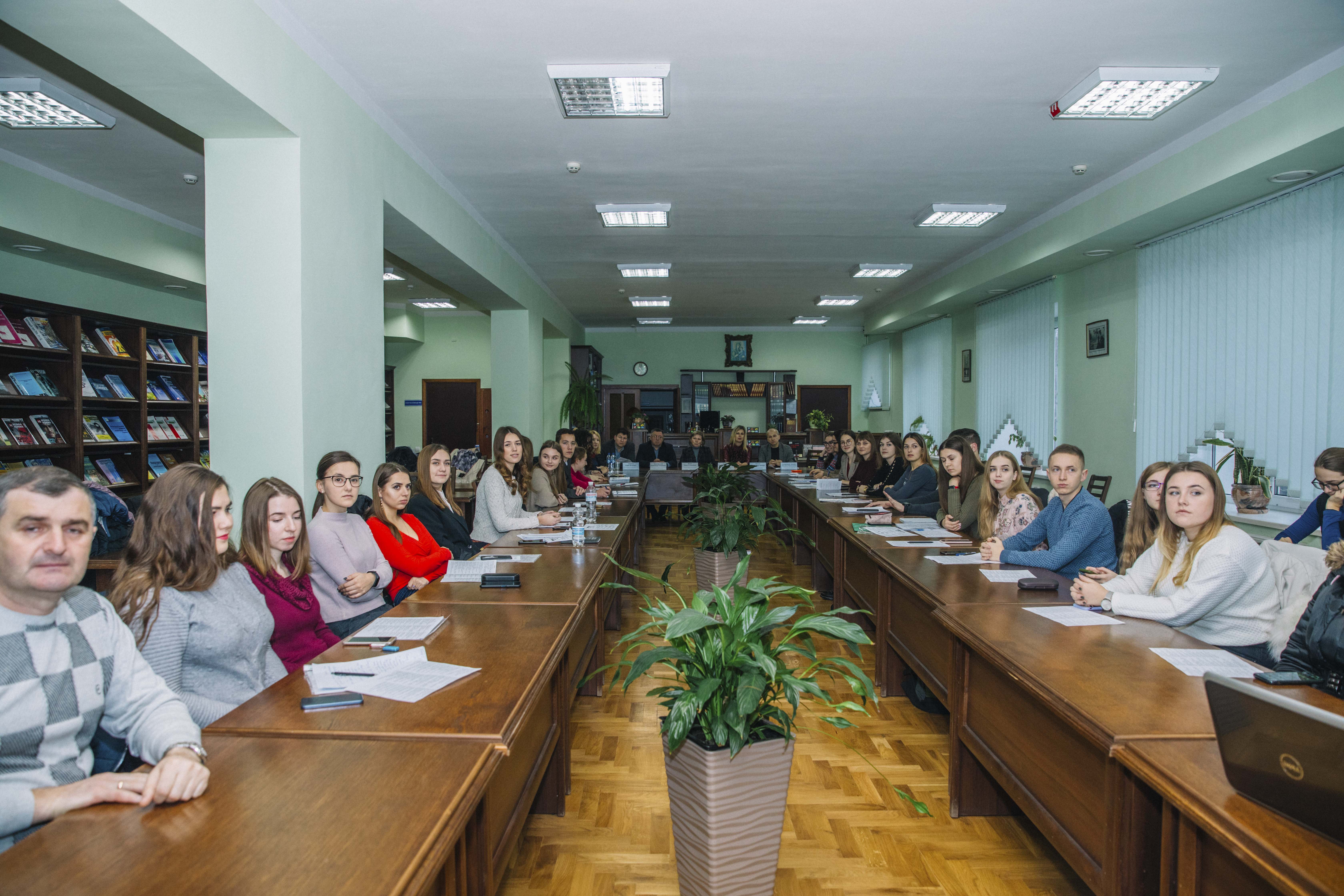 Відбулося засідання круглого столу за участю студентів на тему «Домінанти розвитку фінансового менеджменту в умовах системних економічних зрушень»