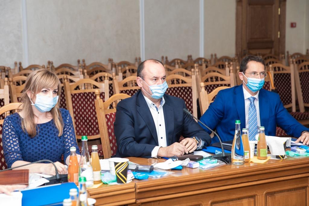У ТНЕУ тривають захисти дисертацій