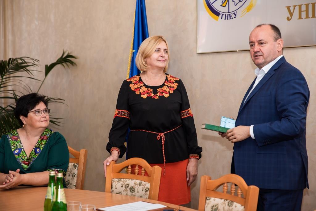 Ректор університету представив нових деканів, директорів структурних підрозділів!