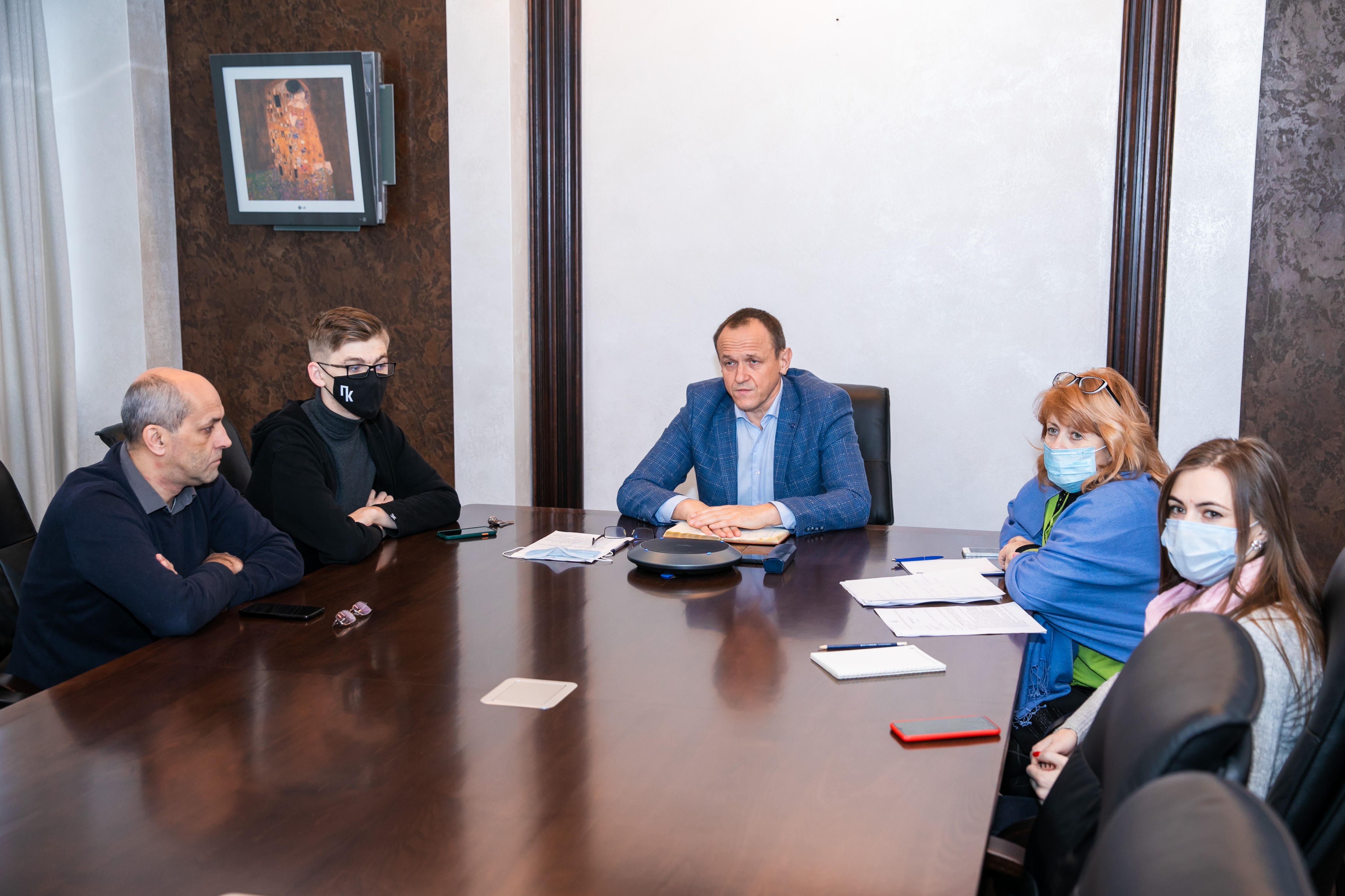 Колектив Західноукраїнського національного університету запроваджує нову систему електронного документообігу iDocs