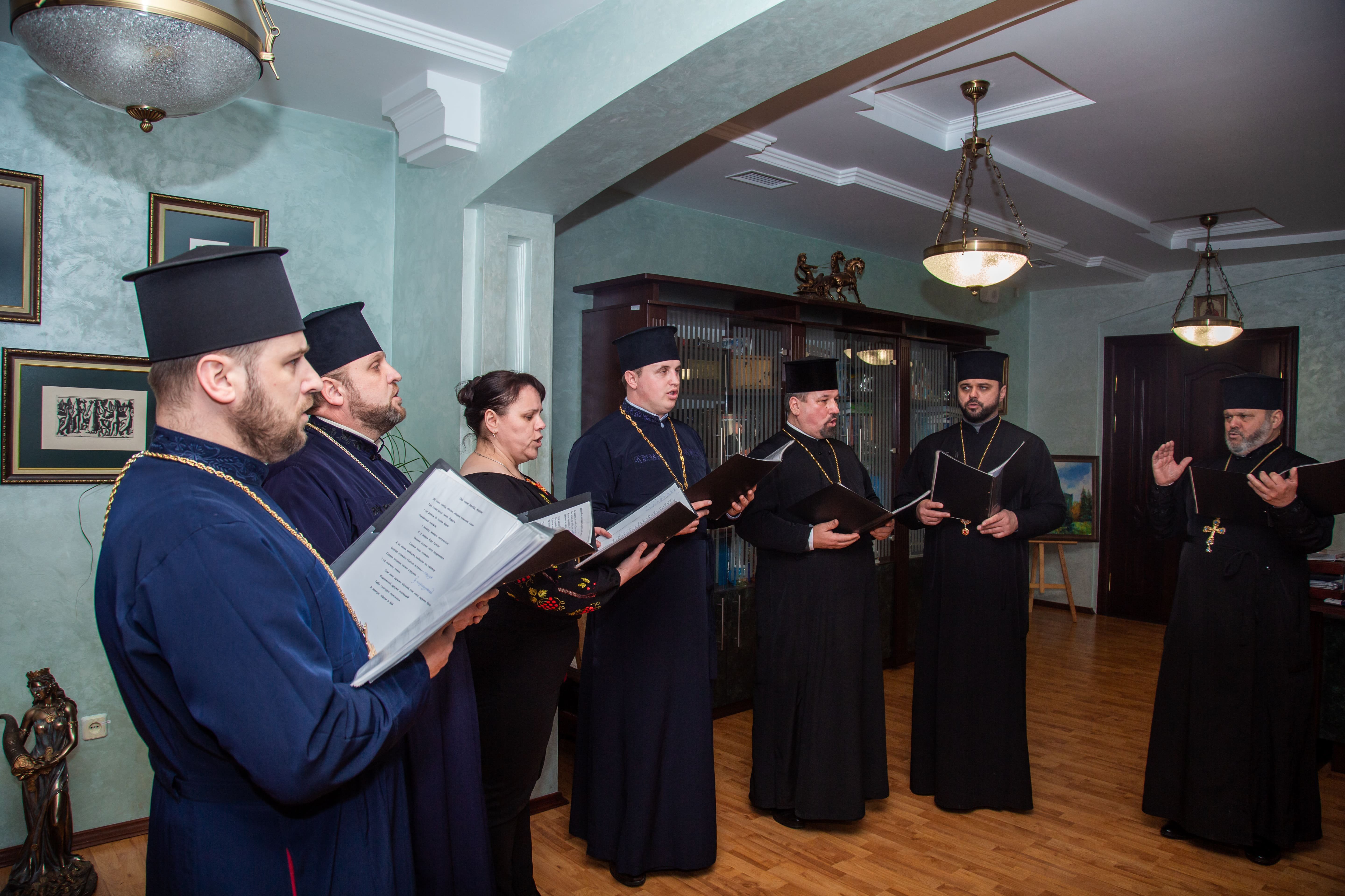 Колядує Бучацьке благочиння