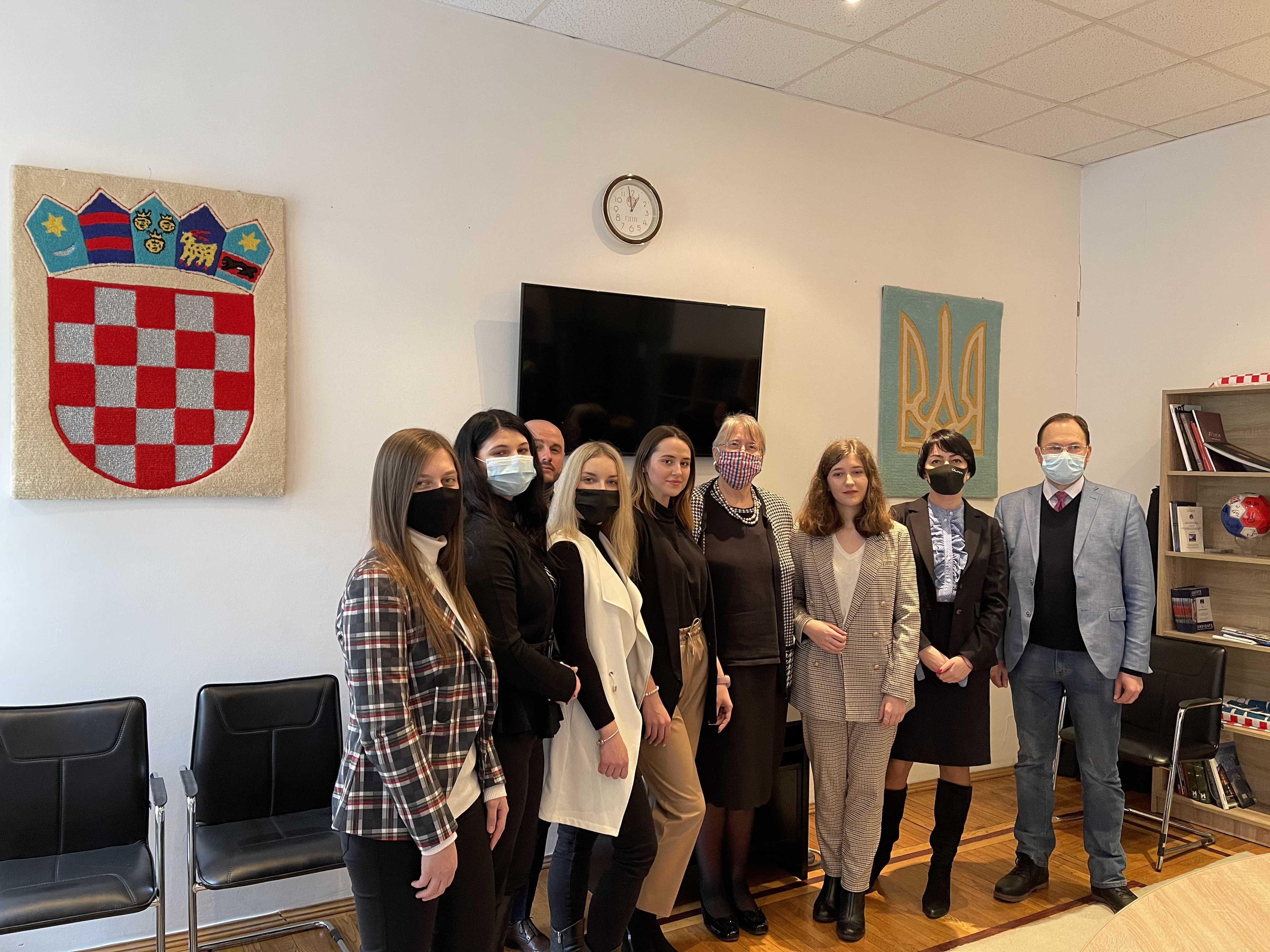 Фіналісти стипендіального проєкту «Україна - Хорватія: 10 кроків назустріч» відвідали Посольство Хорватії в Україні