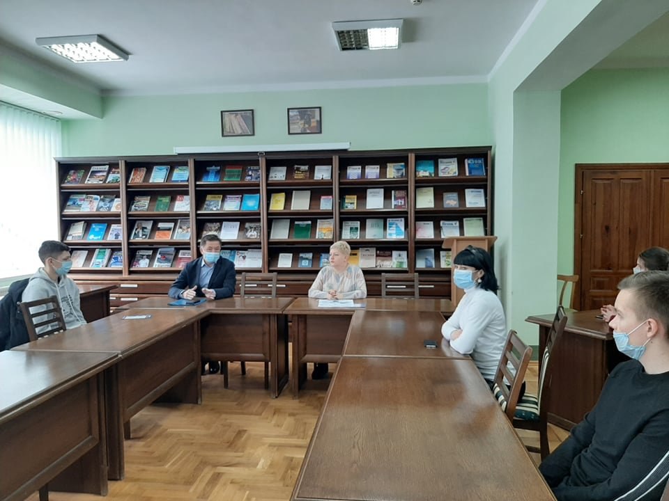 Зустріч студентів з лікарем університету