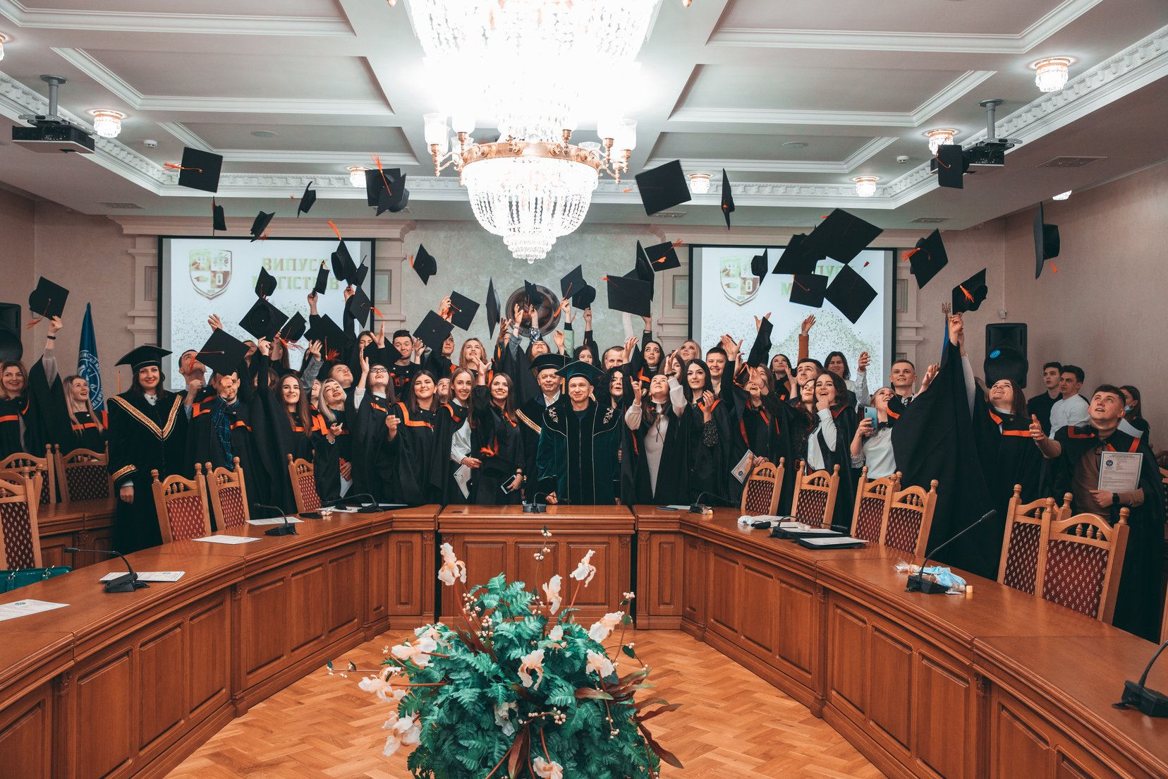 Західноукраїнський національний університет вітає магістрів факультету фінансів та обліку із завершенням навчання!