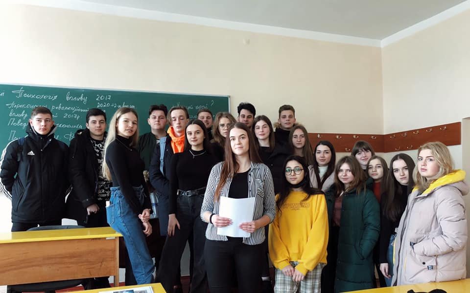 Студенти-психологи соціально-гуманітарного факультету із задоволенням проводять тренінги для першокурсників ЗУНУ!