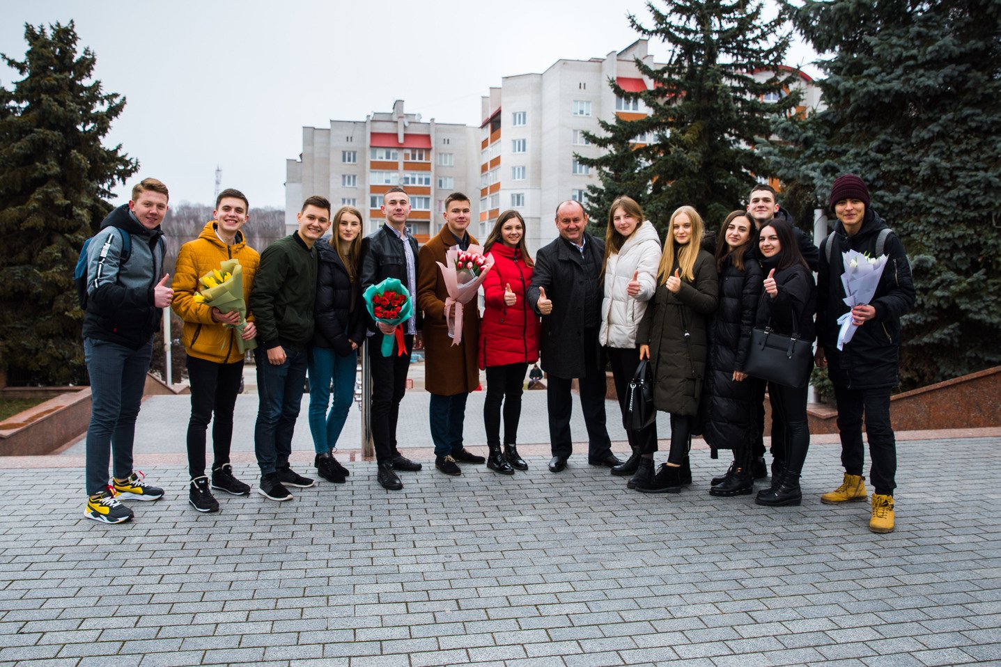 Дорогі жінки та дівчата!