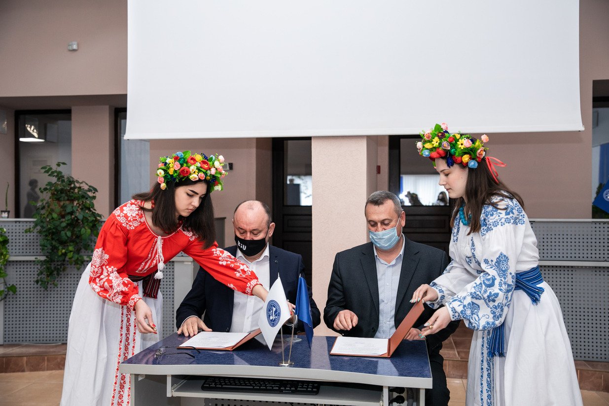 Співпраця з Підволочиською громадою