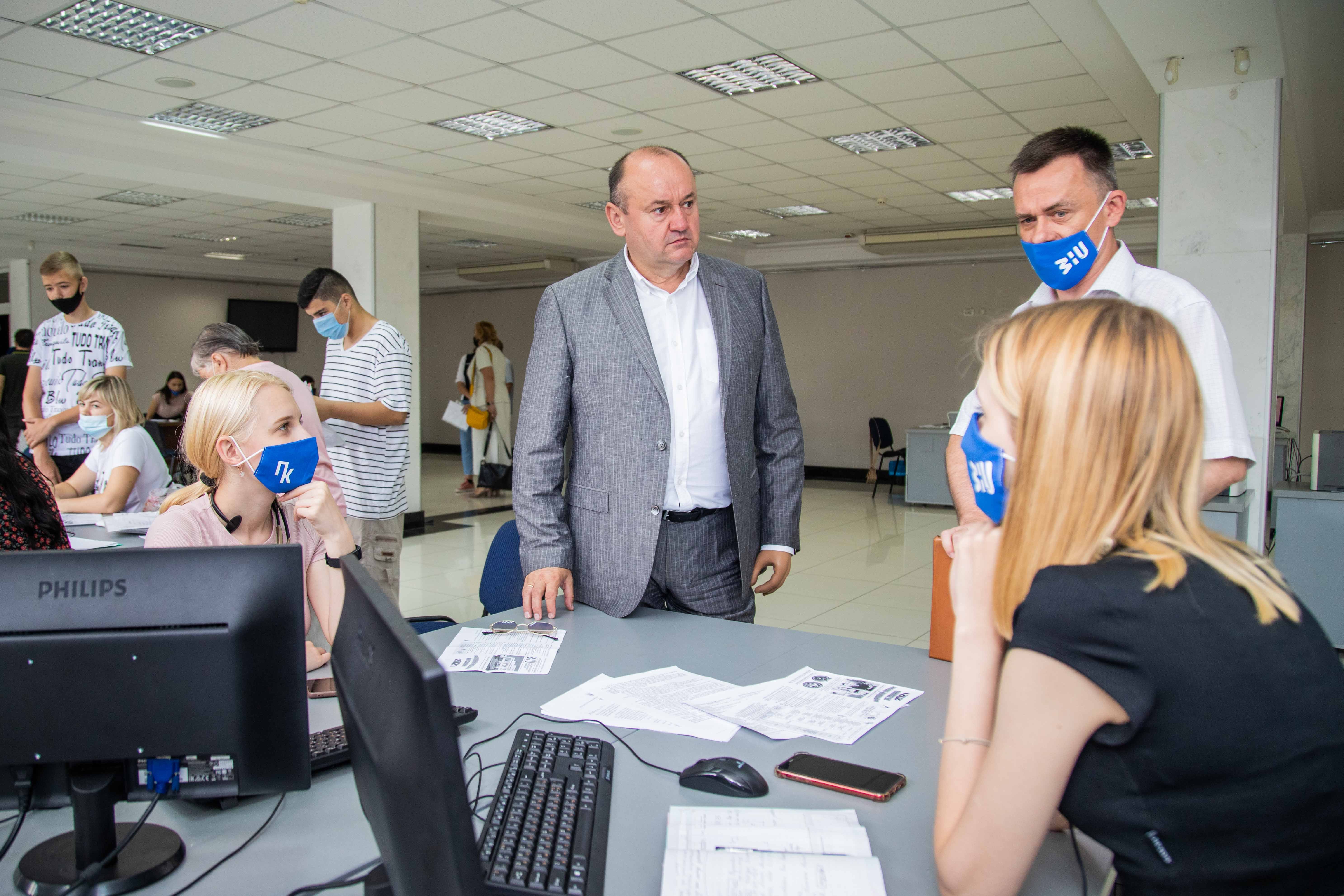 Приймальна комісія ЗУНУ розпочала свою роботу