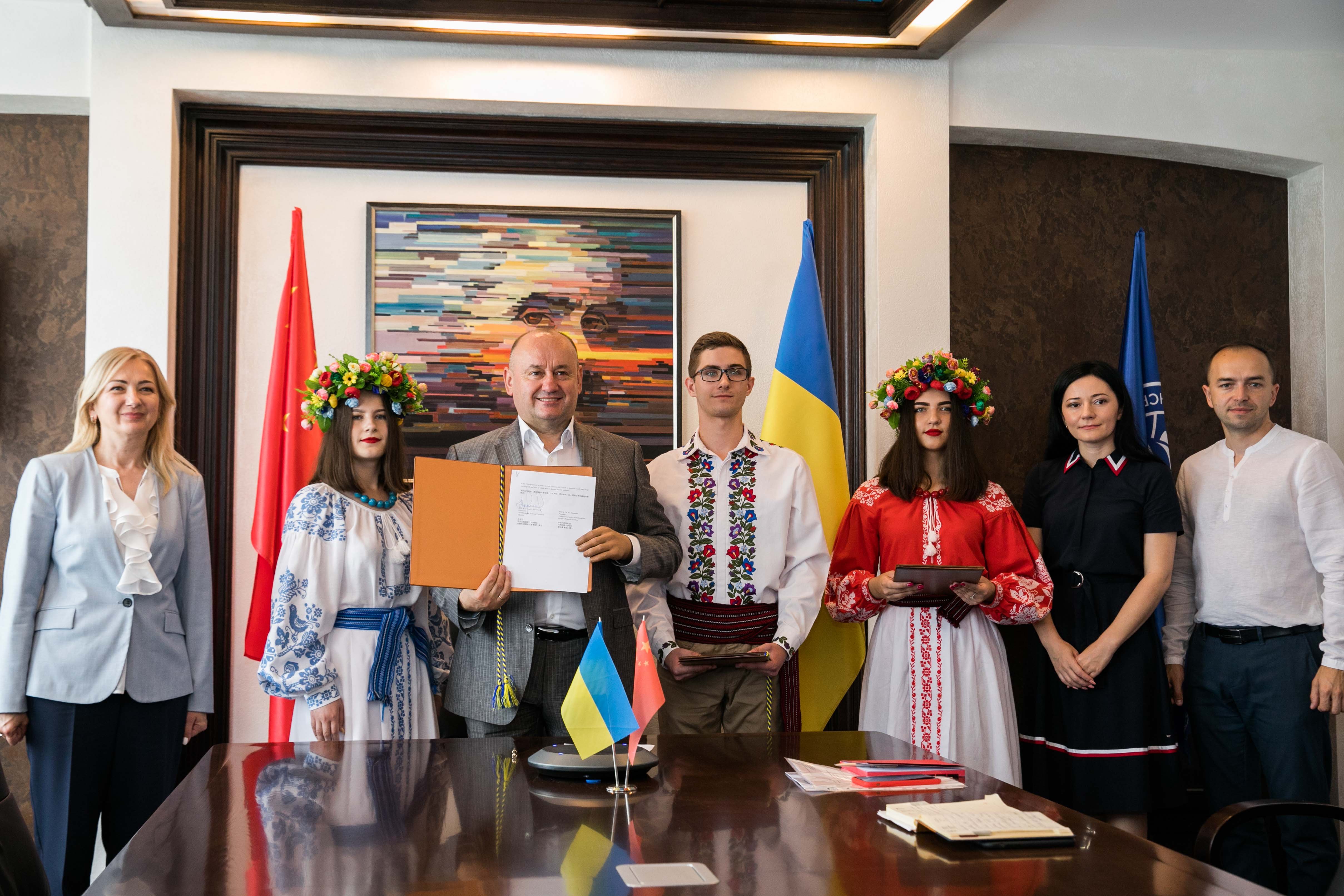 Урочиста церемонія підписання меморандуму про співпрацю із Університетом національностей Гуансі