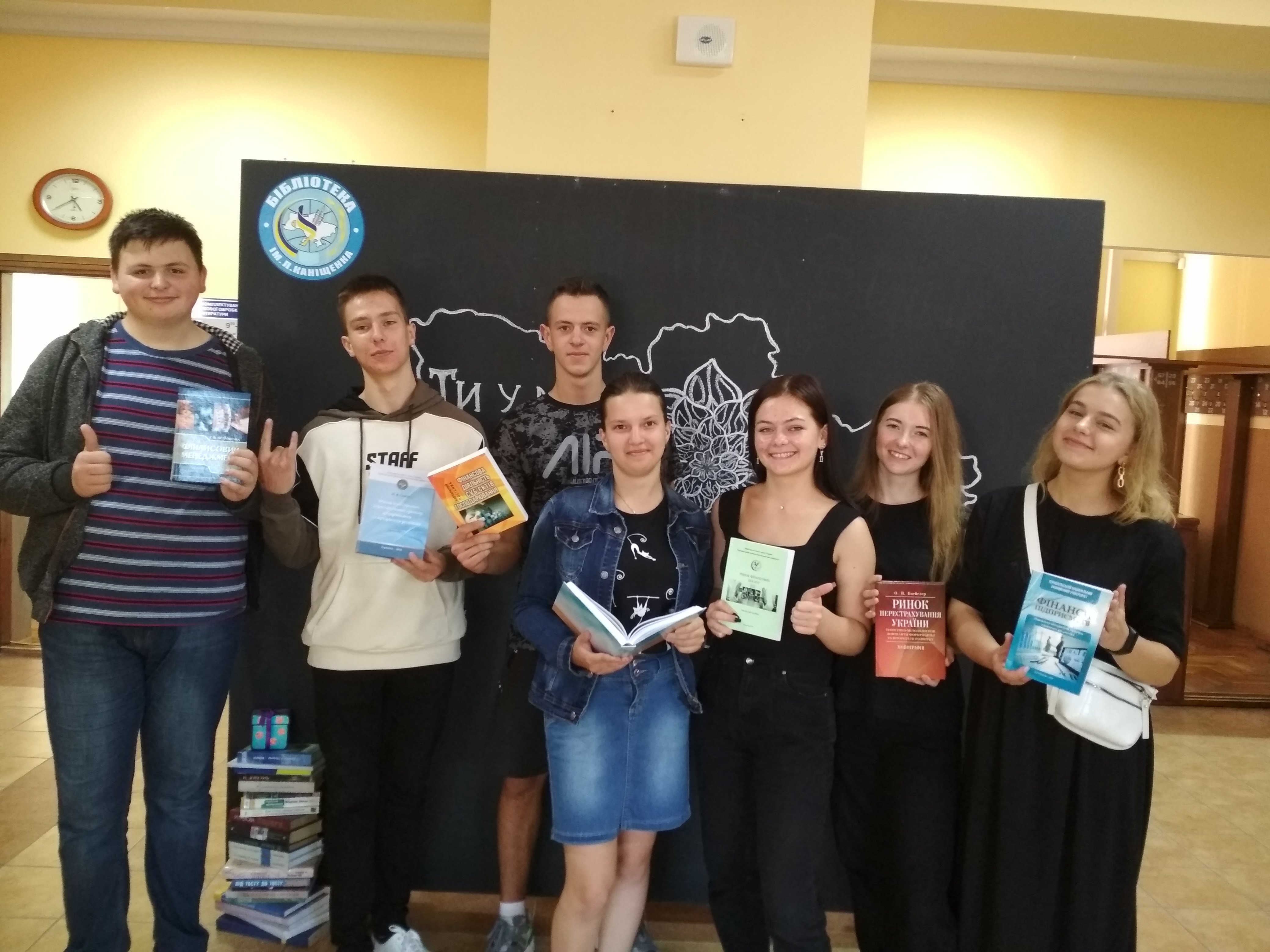 Молодь вишу ознайомилася із структурою книгозбірні ЗУНУ
