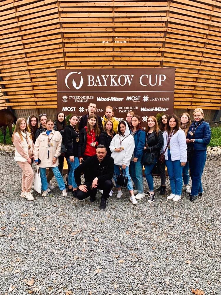 Студенти вишу завітали до Baykov Resort & Horses Club