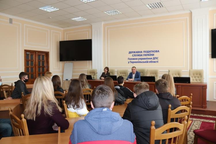 Студенти ЗУНУ спілкувалися із Михайлом Яциною