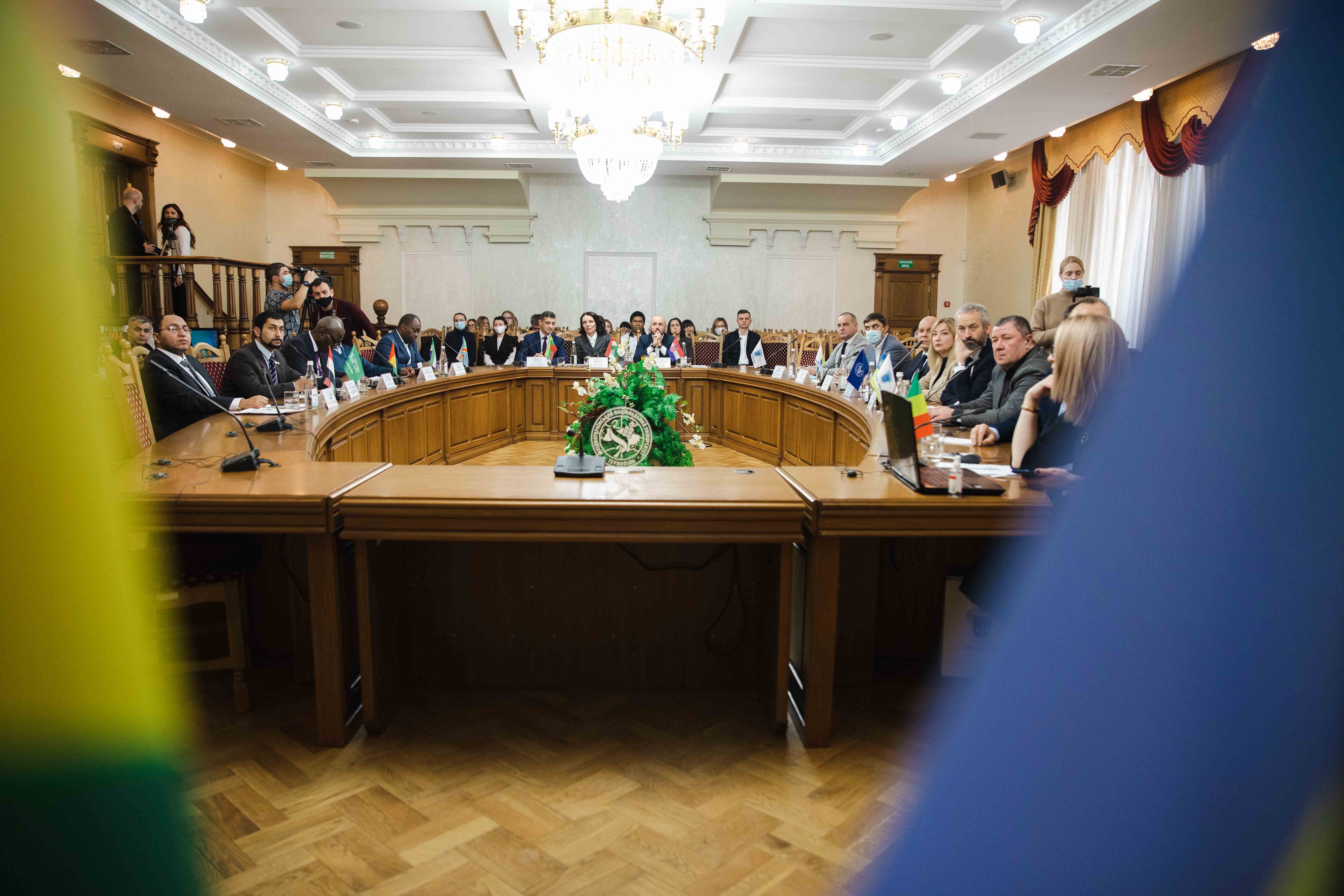 Перший українсько-африканський форум економічного та освітнього співробітництва у ЗУНУ