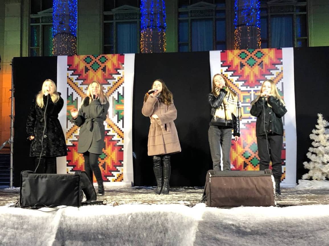 Творчі колективи ЗУНУ вітали тернополян із прийдешніми новорічно-різдвяними святами!