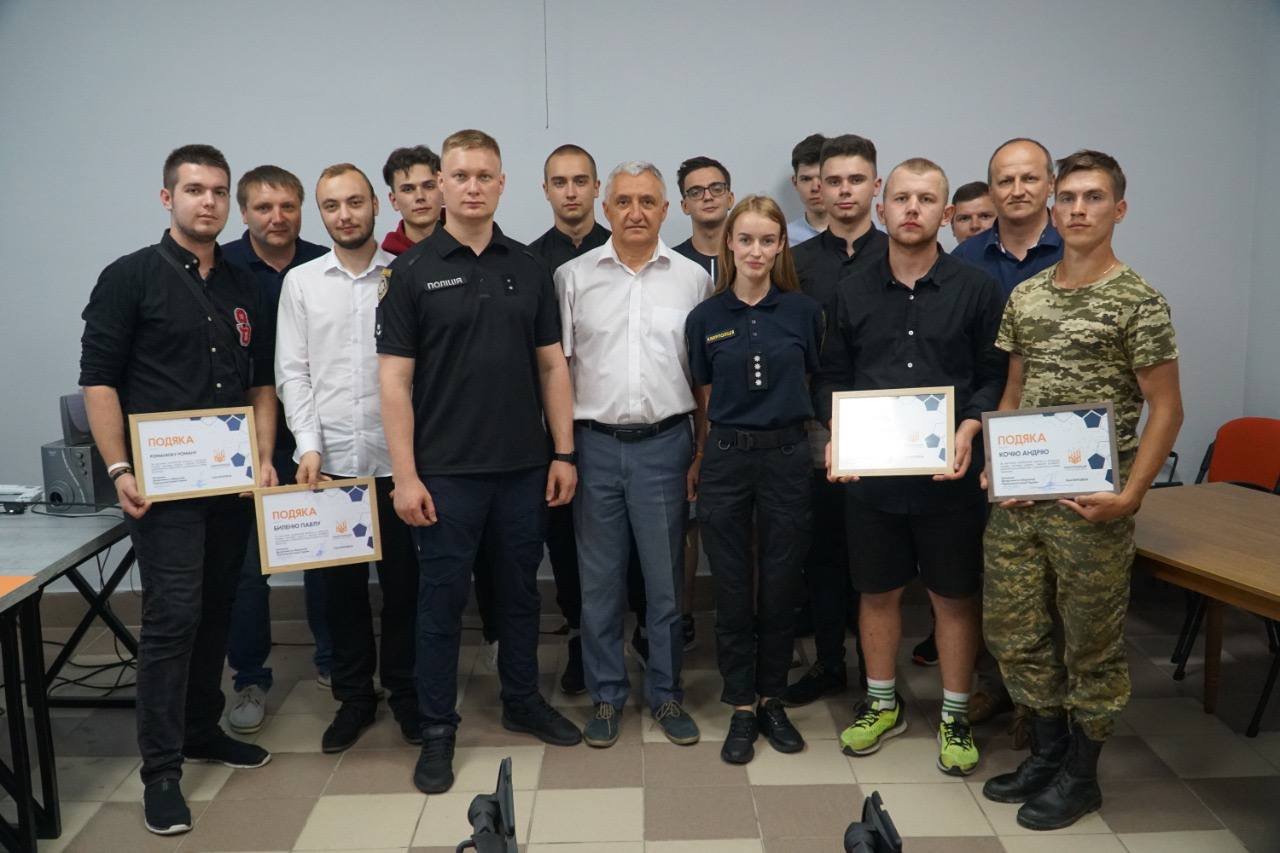Кіберполіцейські подякували студентам Західноукраїнського університету за допомогу у протидії злочинам в інформаційному просторі