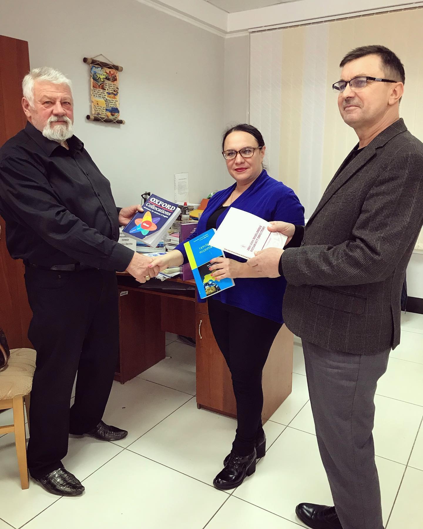 Акція «Подаруй книгу бібліотеці»