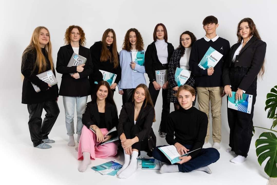 Вітаємо випускників бізнес-школи START UP!