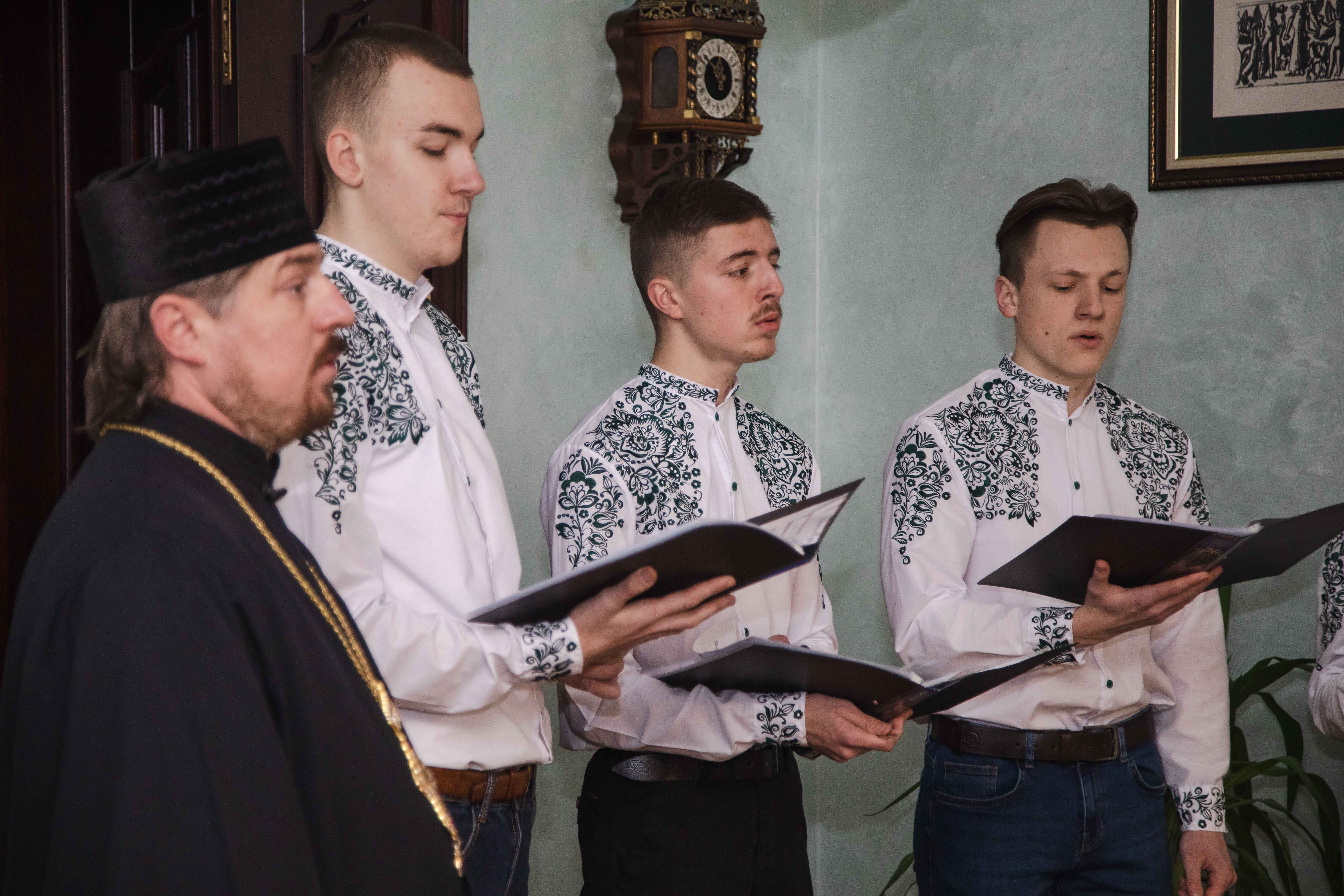 Духовенство церкви святого Апостола Андрія Первозванного завітали з колядою до ЗУНУ