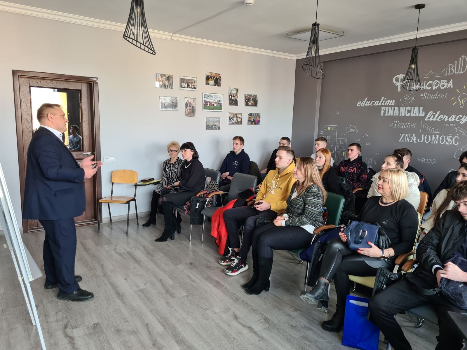 Зустріч із заслуженим економістом України – Петром Гринчишиним