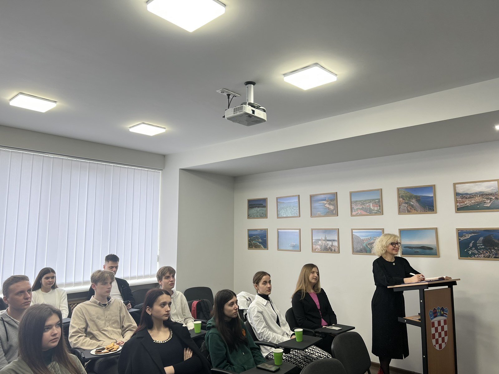 Триває проєкт «Дипломатія та міжнародне співробітництво»