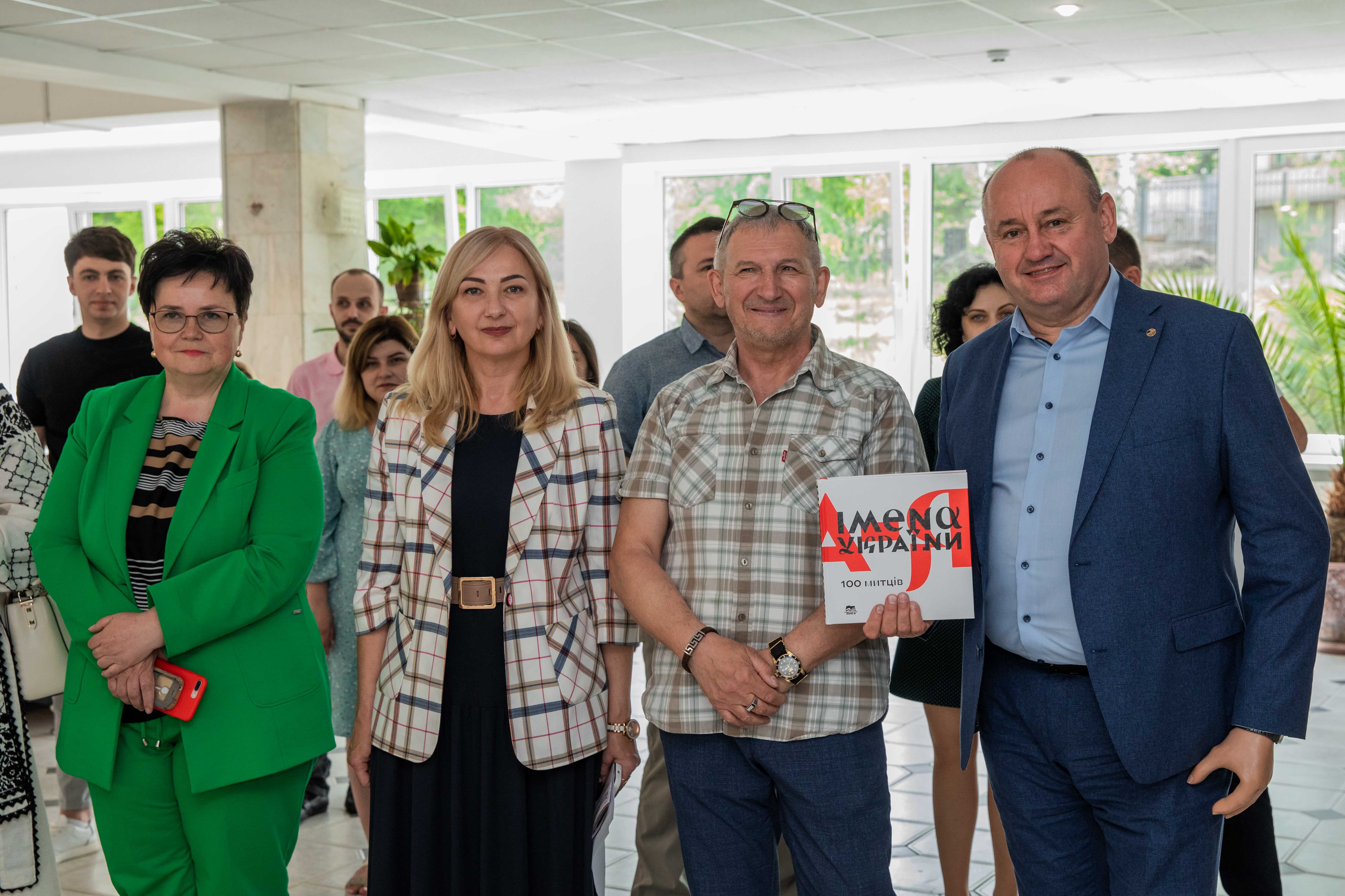 Відкриття виставки ікон Володимира Шерстія «Зворотна перспектива»