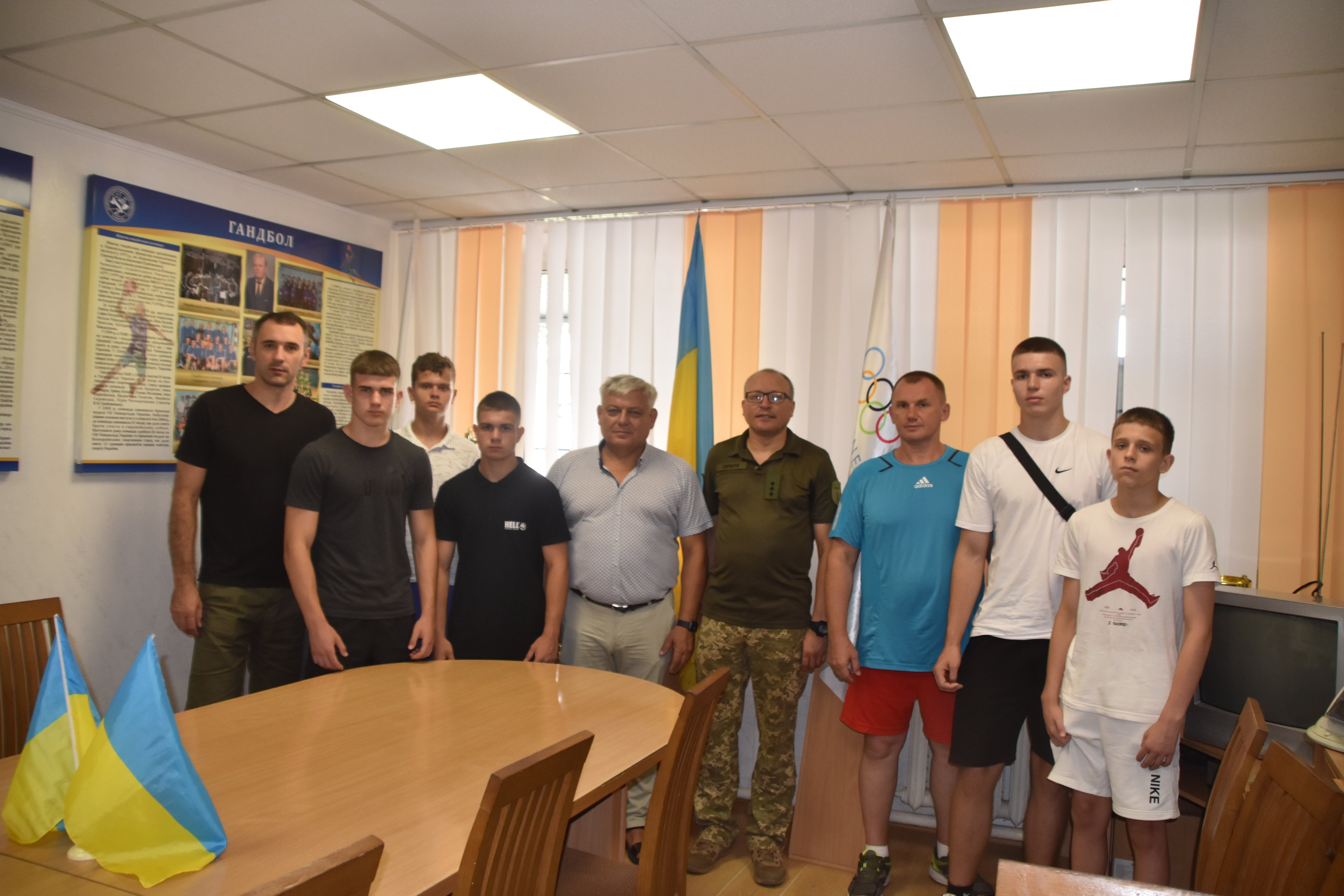 Вручення посвідчень кандидатів в майстри спорту України з боротьби самбо студентам ЗУНУ
