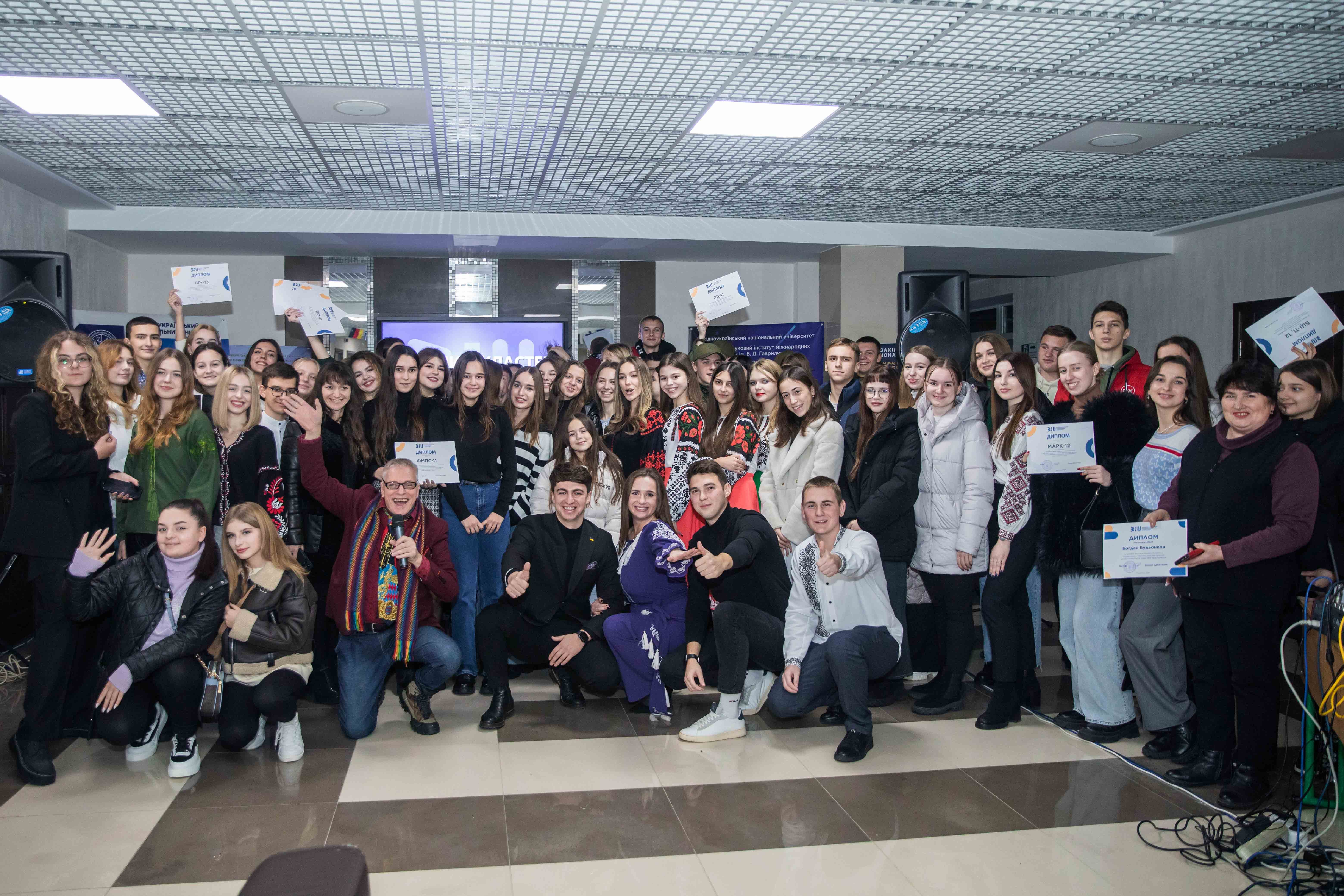 Творчий кластер сучасної патріотичної пісні і поезії “Все буде Україна!”