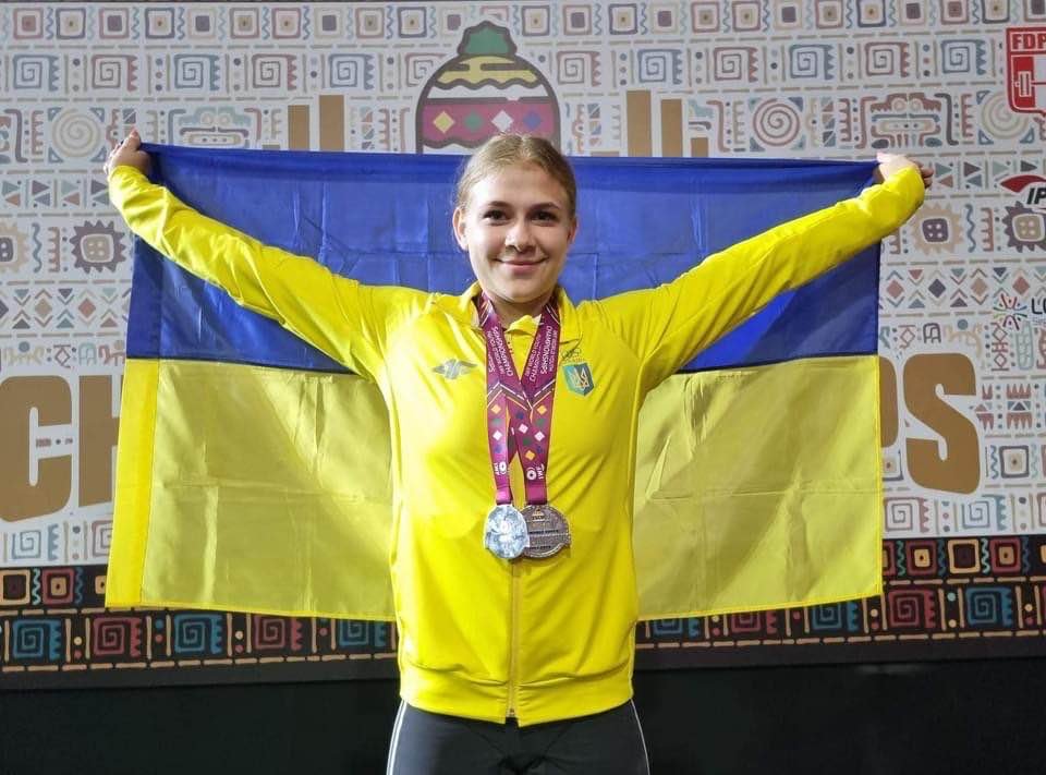 Срібло на чемпіонаті світу з важкої атлетики серед спортсменів до 17 років!