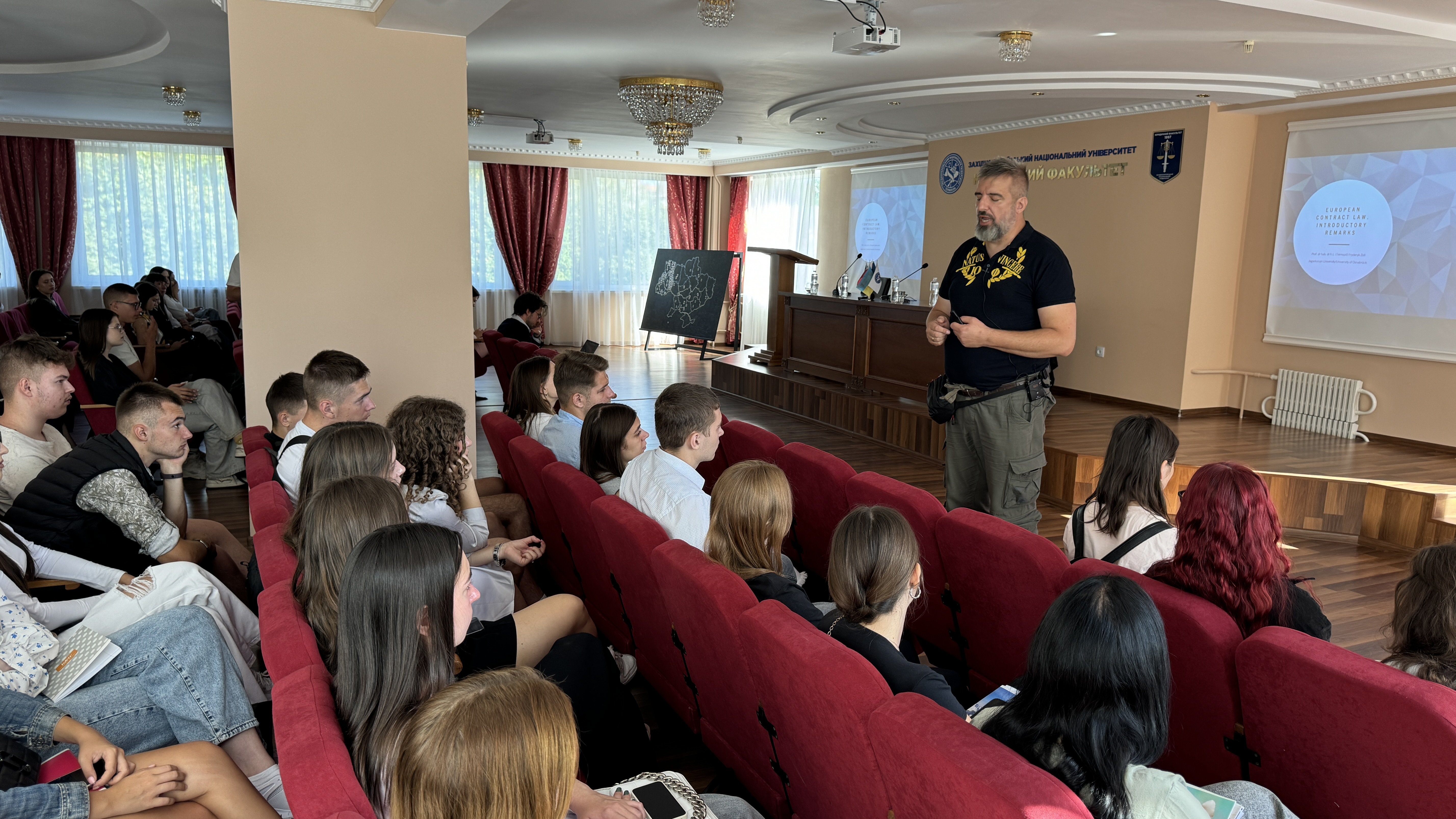 Випускники Школи польського та європейського права отримали стипендію на стажування у Варшаві