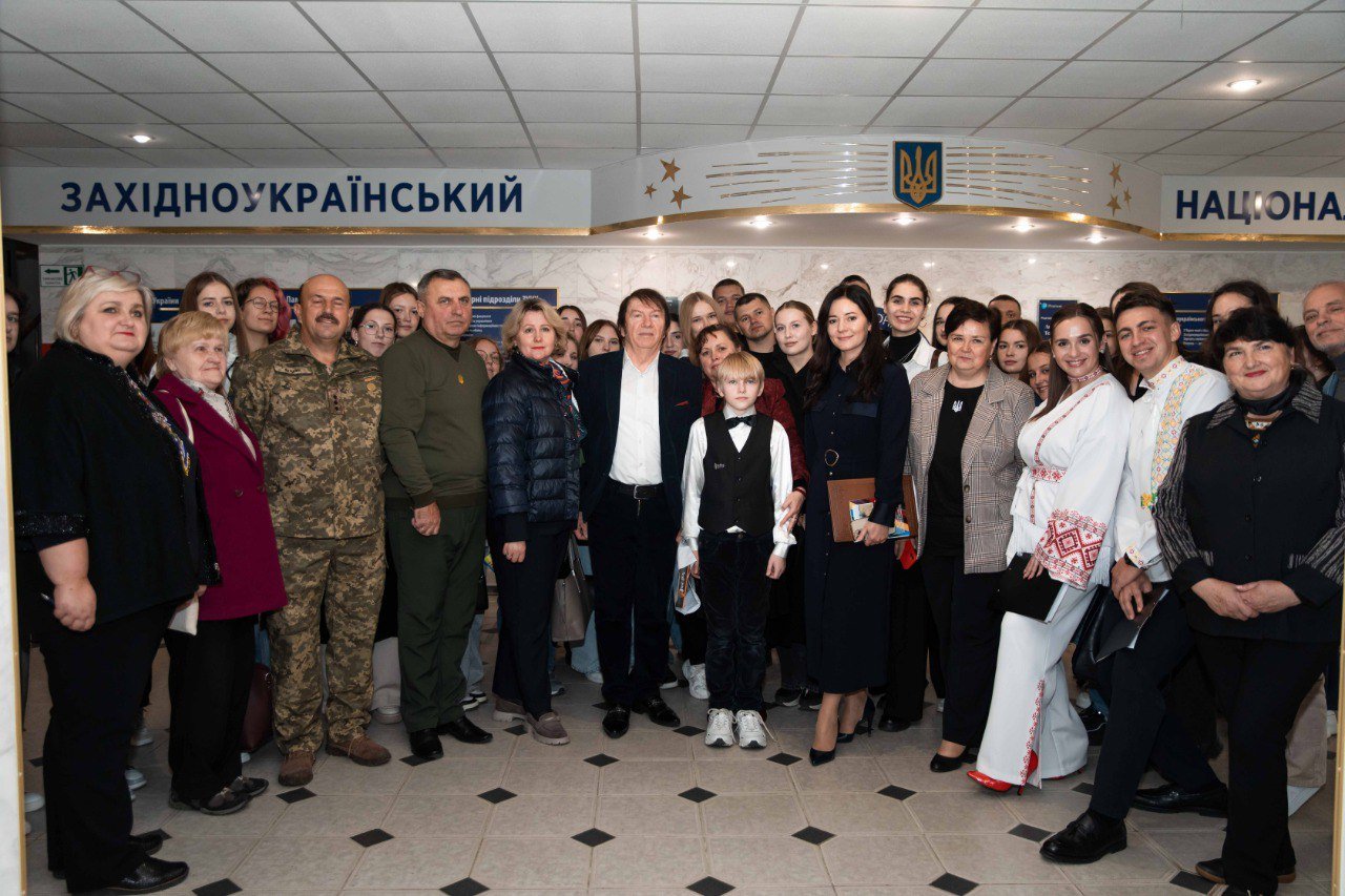 Відкриття художньої виставки Олександра Карпенка "Зв’язок поколінь"