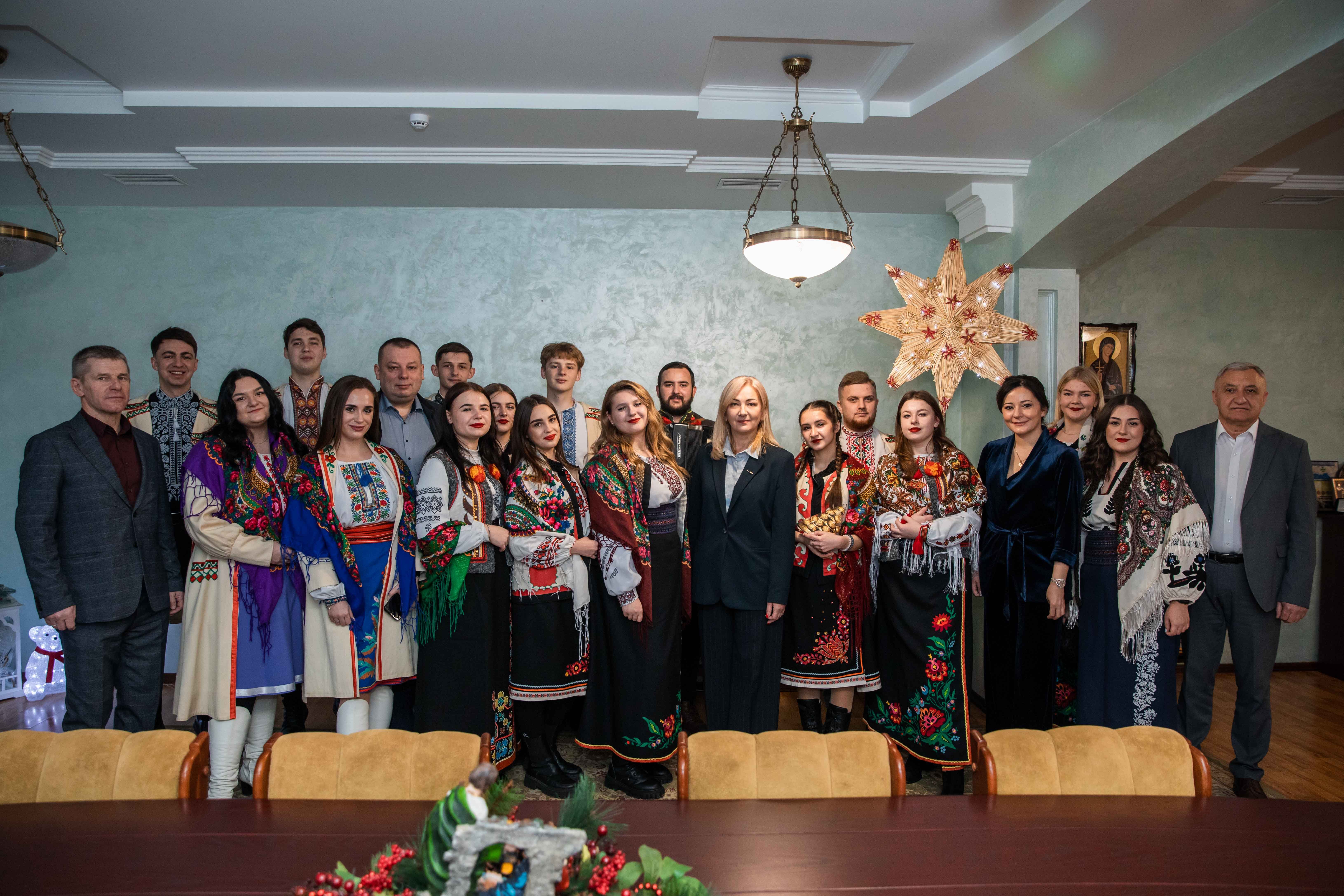 Актив студентського містечка ЗУНУ привітав університетську родину з Різдвом Христовим