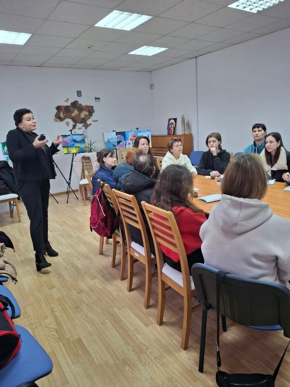 Навчальний курс "Підприємництво" для внутрішньо переміщених осіб