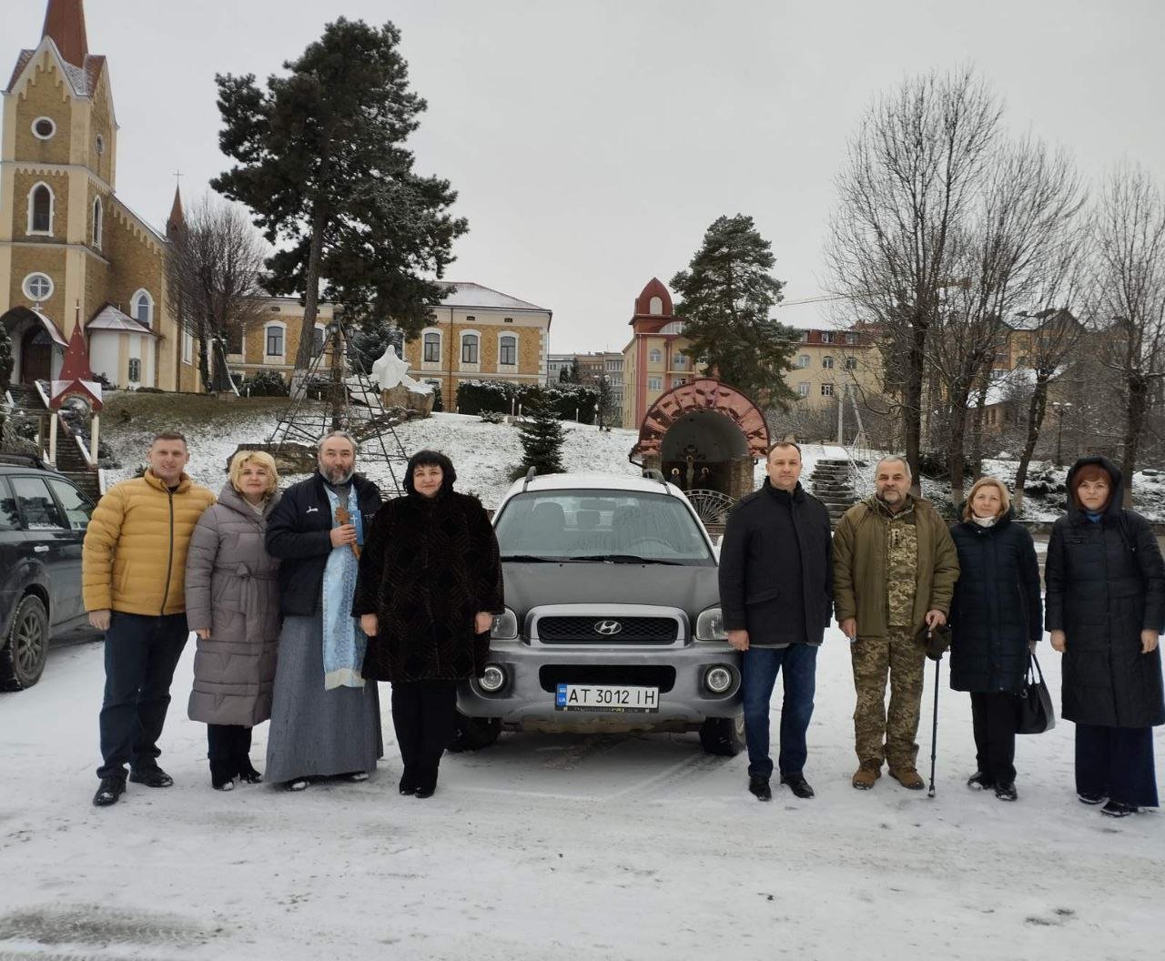 Колектив Чортківського навчально-наукового інституту підприємництва і бізнесу ЗУНУ передав авто ЗСУ