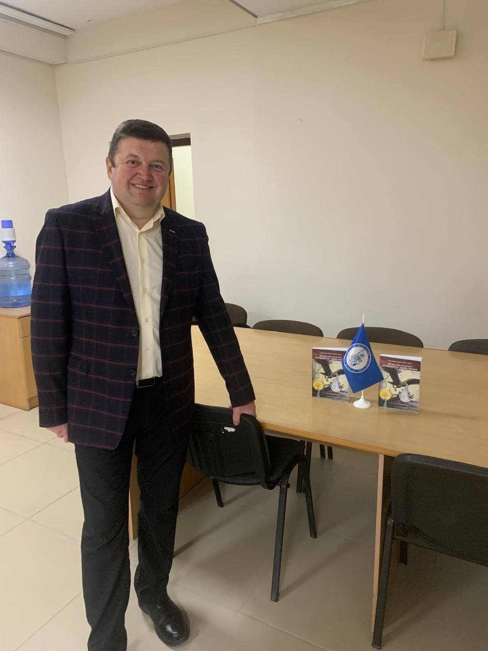 Doctor Club презентував монографію випускника ЗУНУ 2000 року Олександра Фрадинського