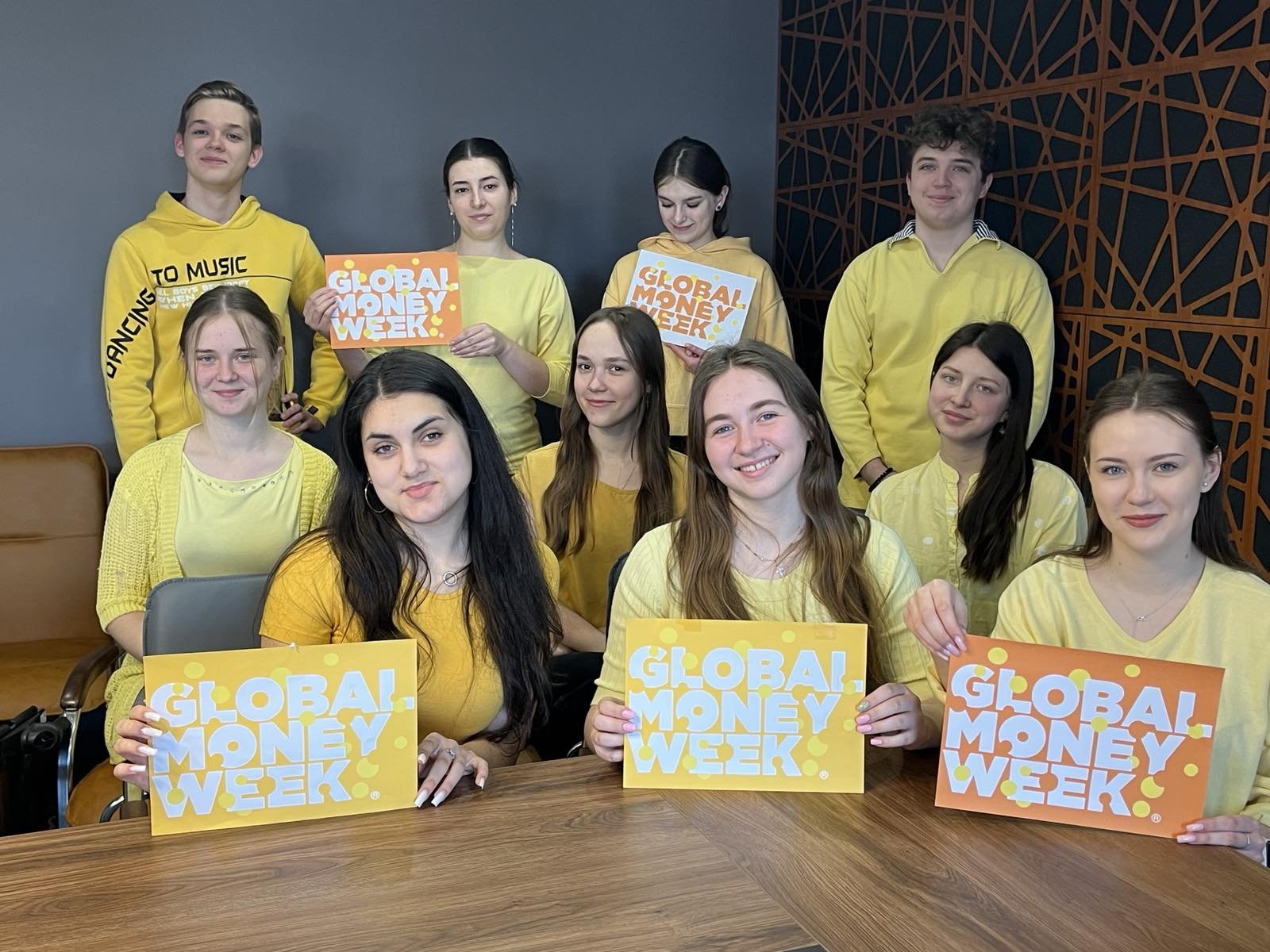 Челендж «Яскравий Global Money Week» триває!