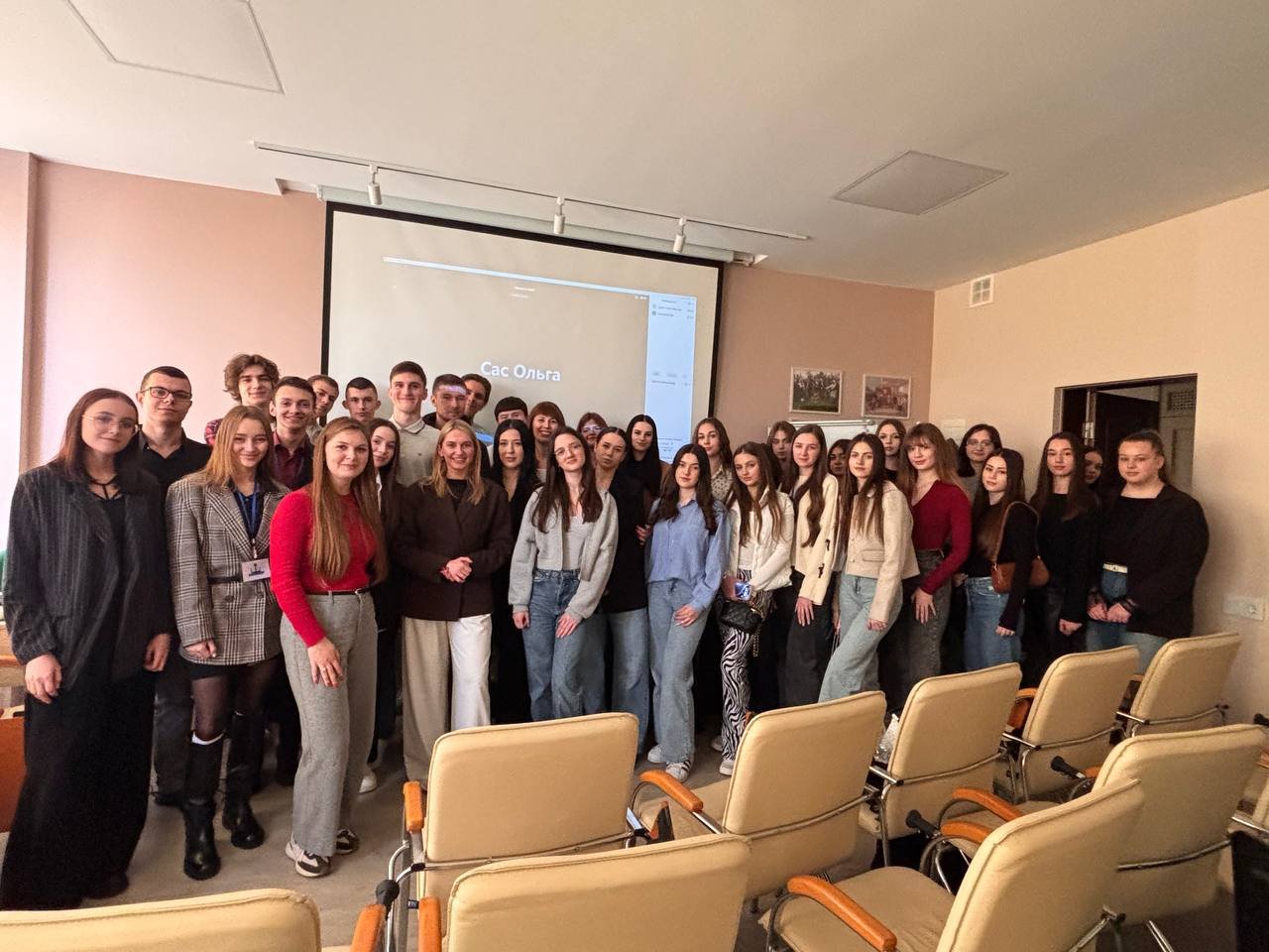 "Школа лідерства" від кафедри політології та філософії імені Сергія Коновала ННІМВ ім. Б. Д. Гаврилишина ЗУНУ