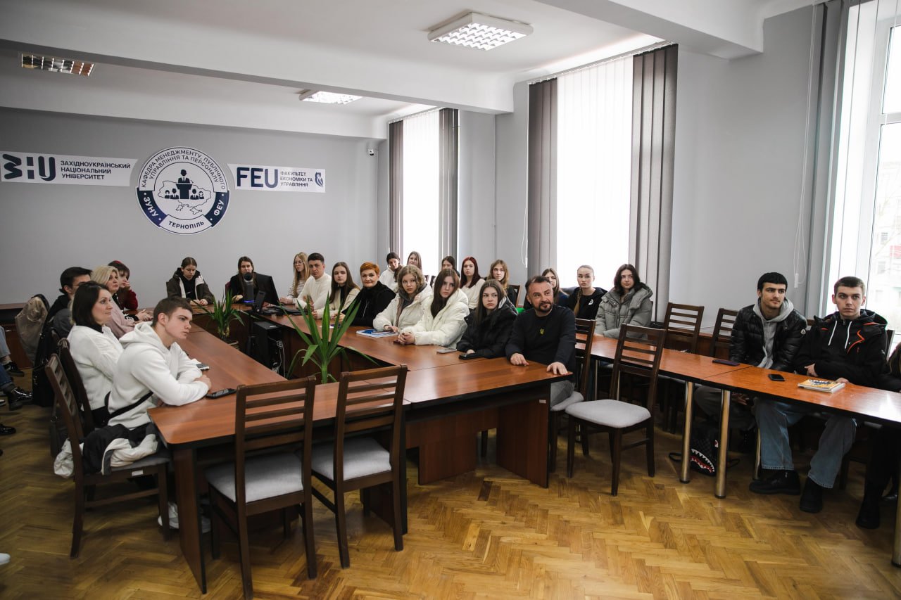 Відбулася лекція випускника ЗУНУ!