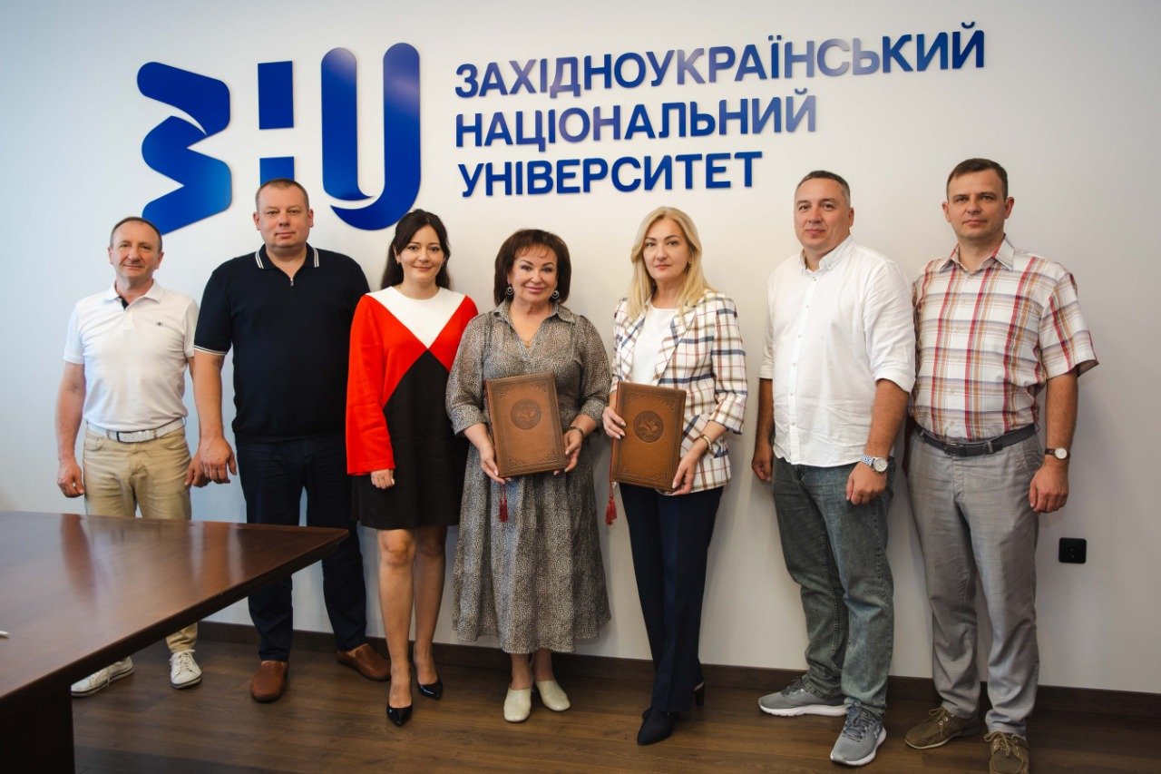 Підписання договору про співпрацю між ЗУНУ та Інститутом кліматично орієнтованого сільського господарства НААН України