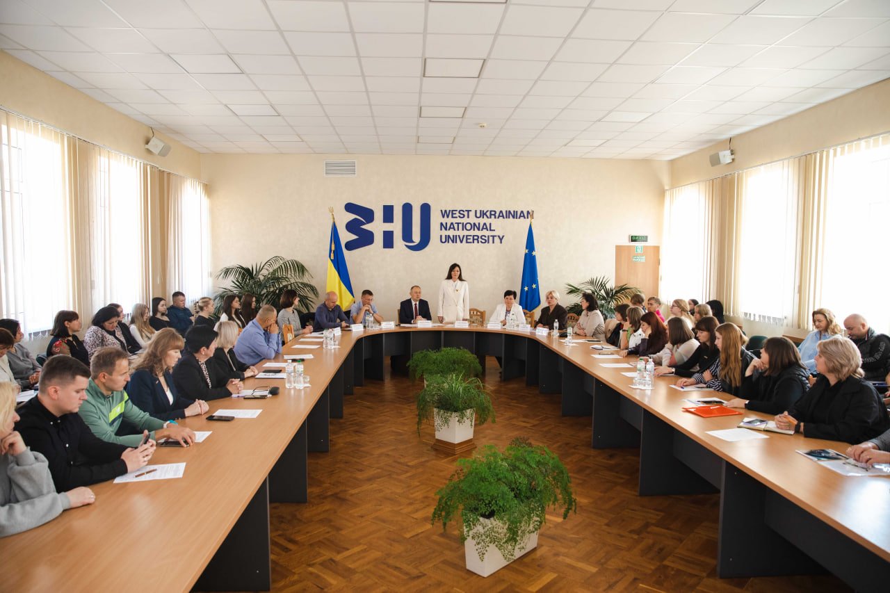 УРОЧИСТЕ ВІДКРИТТЯ ПРОФЕСІЙНОЇ ПРОГРАМИ ПІДВИЩЕННЯ КВАЛІФІКАЦІЇ СПРЯМОВАНОЇ НА ЗМІНУ НАСИЛЬНИЦЬКОЇ ПОВЕДІНКИ КРИВДНИКА