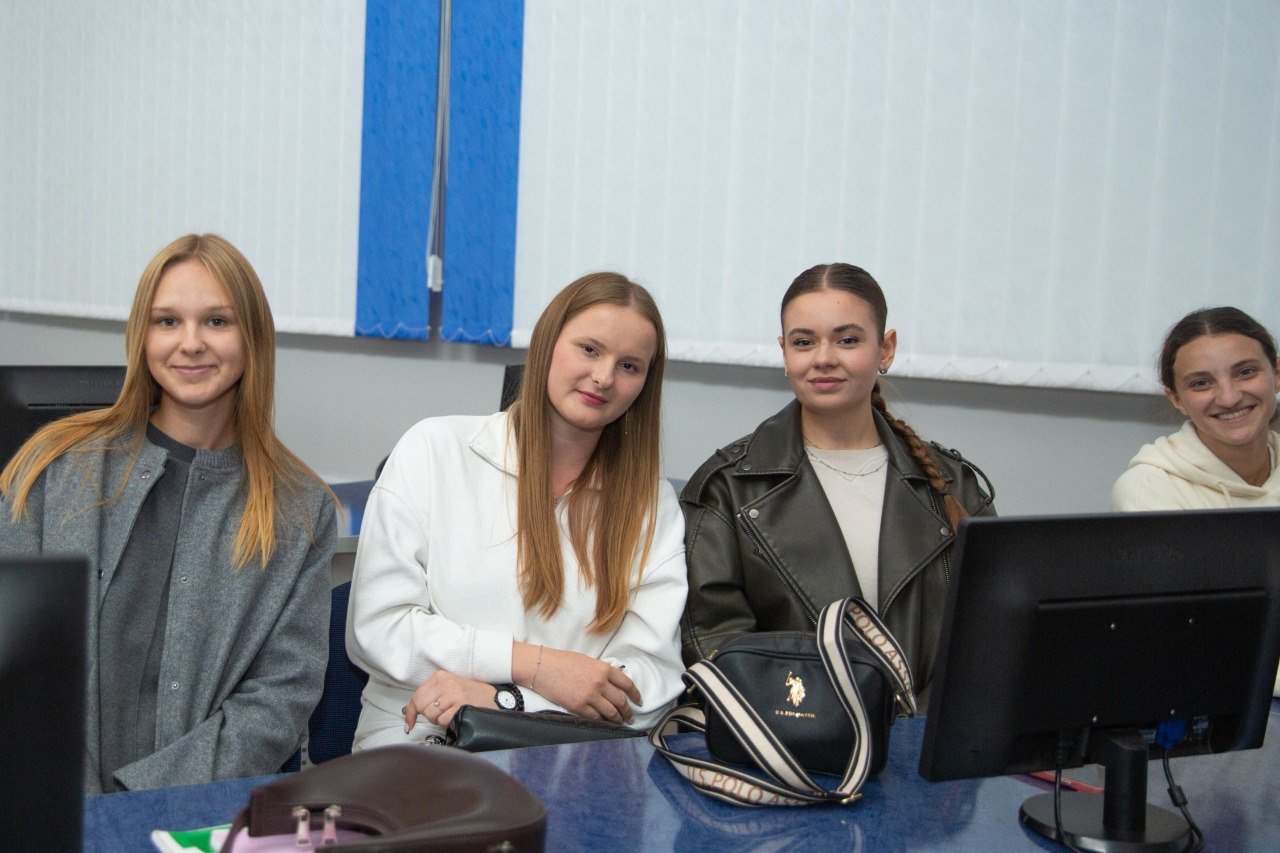 Формуємо культуру рівності: першокурсники ВСП «Фаховий коледж економіки, права та інформаційних технологій ЗУНУ» долучилися до тренінгу з інклюзивної взаємодії