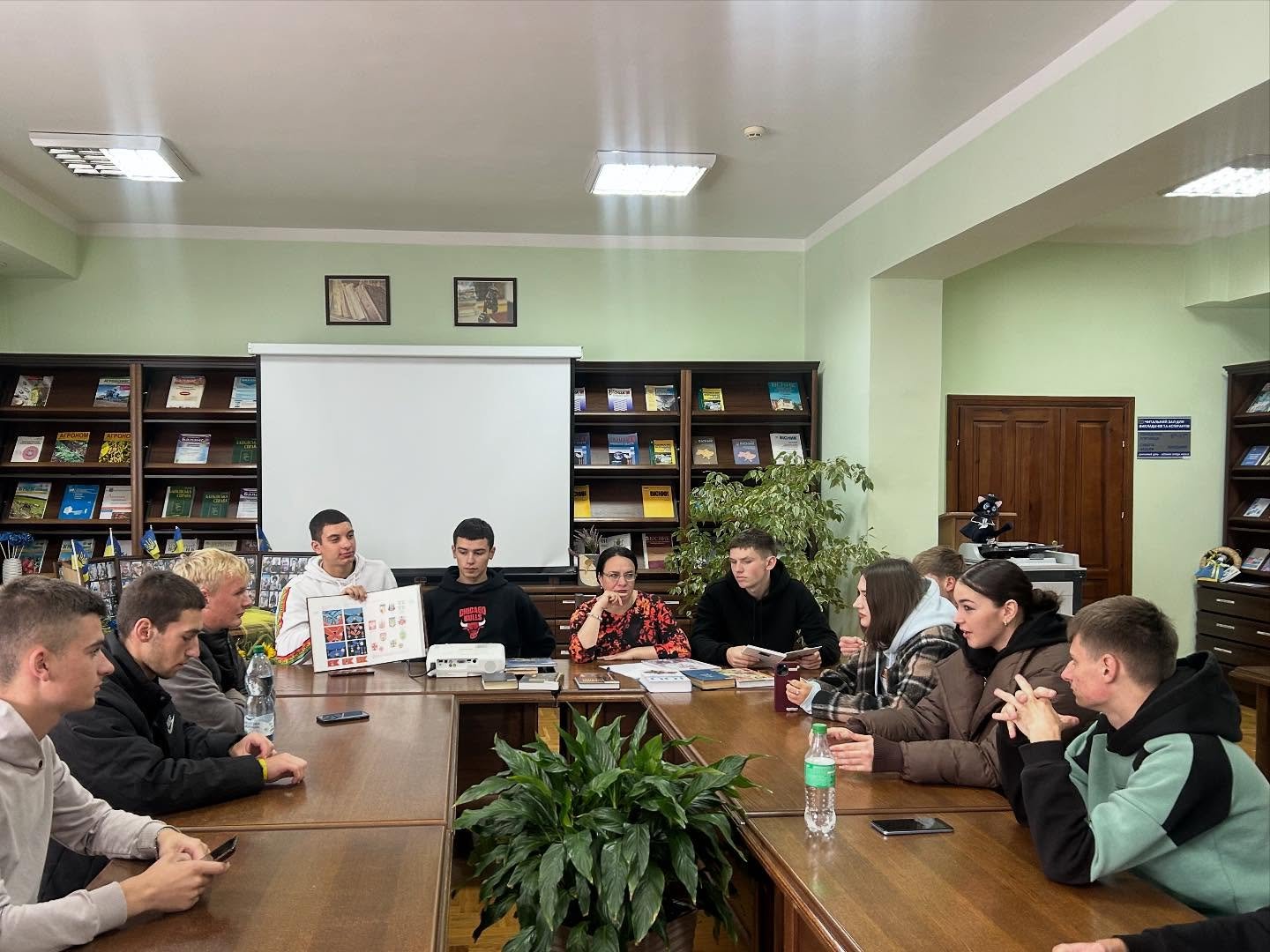 Виховна година «Козацька мужність крізь віки» та книжкова виставка «Слава козацька – жива і незламна»