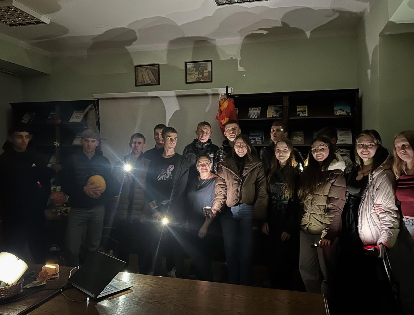 Вогонь у серці, талант у слові: осінній вечір творчості в бібліотеці ім. Л. Каніщенка ЗУНУ