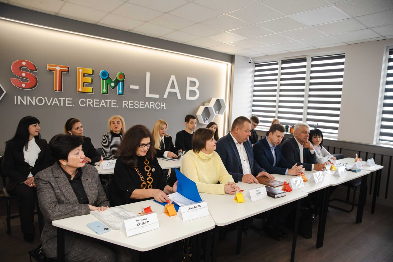STEM-школа ЗУНУ: синергія освіти, міста та інновацій для розвитку громади