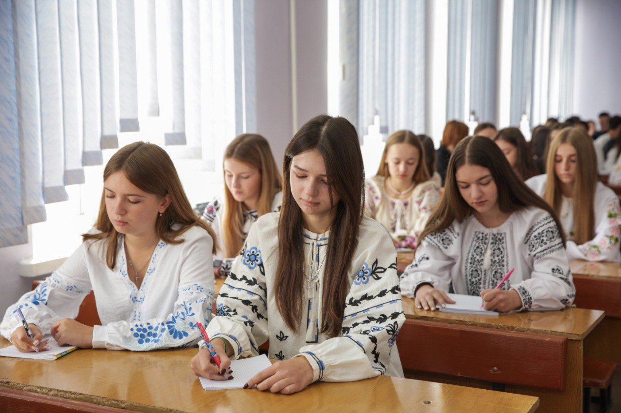 Запрошуємо взяти участь у Радіодиктанті національної єдності 2025