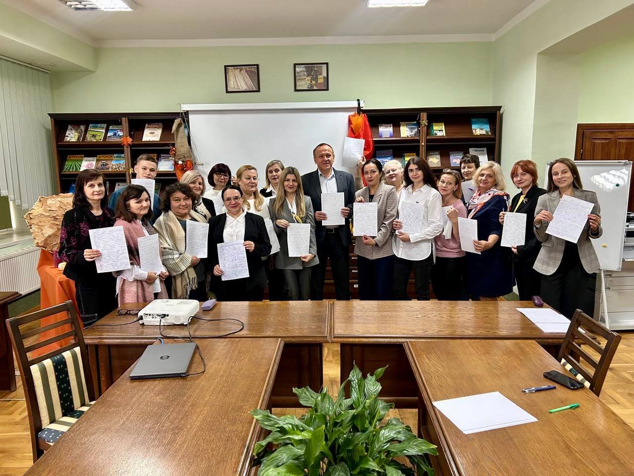 Колектив бібліотеки ім. Л. Каніщенка ЗУНУ долучився до написання Всеукраїнського радіодиктанту національної єдності