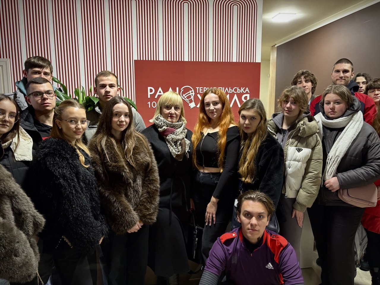 Студенти-політологи побували у радіостудії «РадіоХвиля»