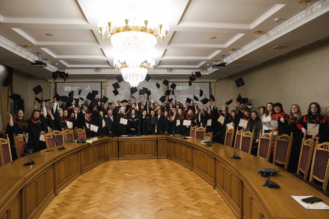 Урочисте вручення дипломів магістрам соціально-гуманітарного факультету ЗУНУ