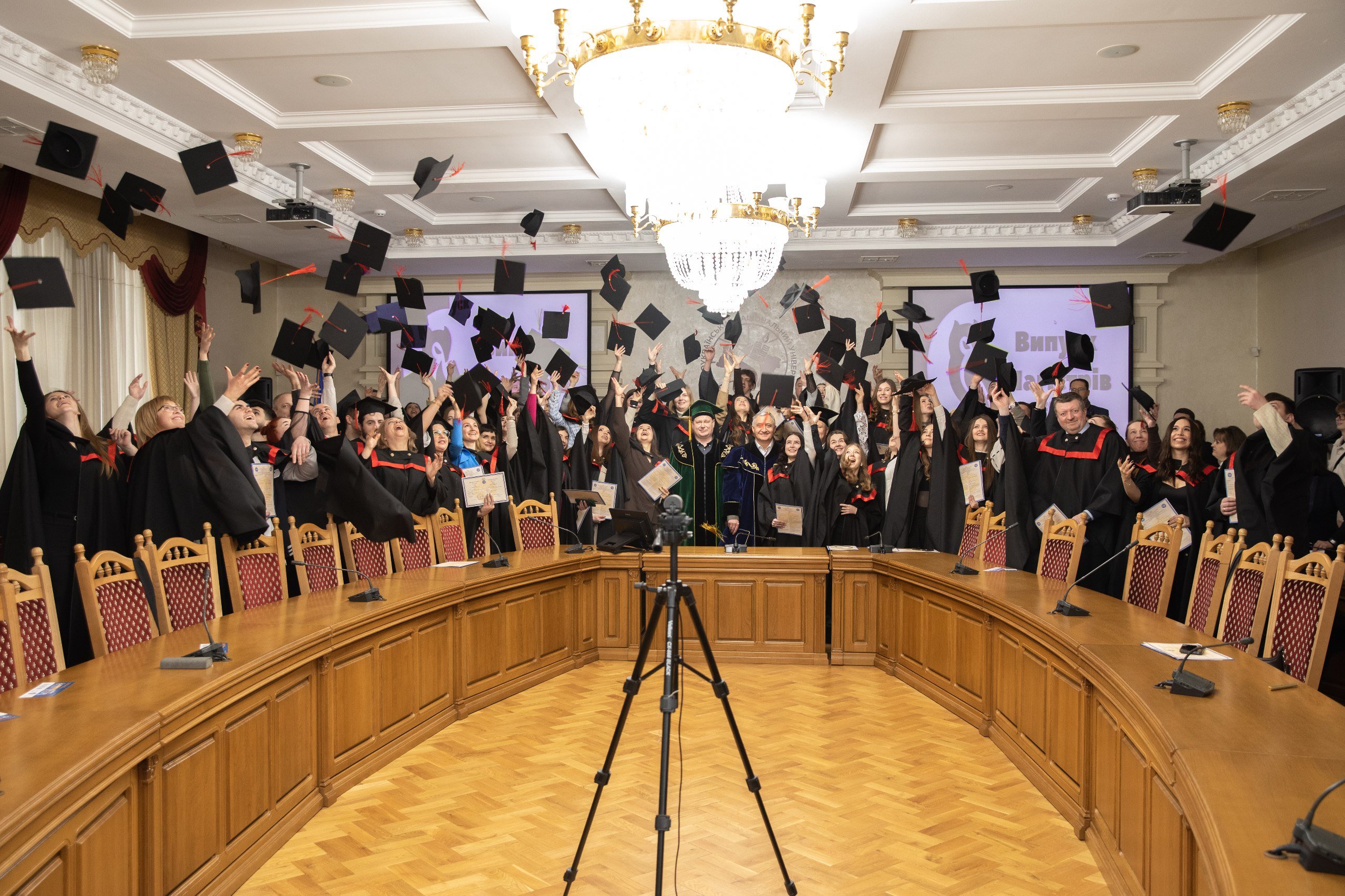 Урочисте вручення дипломів магістра випускникам факультету економіки і управління