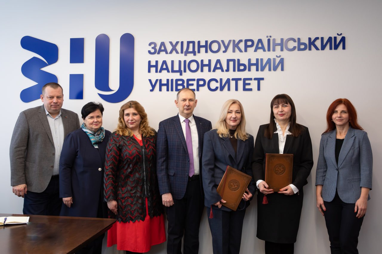 ЗУНУ підписав меморандум про співпрацю з КУ «Центр аналітично-методичного та матеріально-технічного забезпечення розвитку освітніх закладів області»